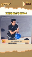 王鹤棣退出节目录制，参加节目却被现场粉丝围堵，甚至还有女粉丝贴身骚扰