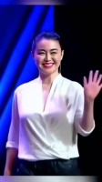 关婷娜，作为本山传媒的一员，赵本山的心爱弟子，她的微胖身材非常迷人…