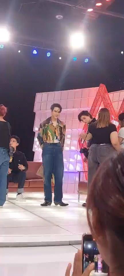 mikepanitan Facebook: 本周日25号下午3点到4点 5位帅哥做客《TODAY SHOW TV》