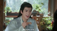 帝君从不吃肉，一看狂啃鸡腿，南颜秒懂是狐妖伪装