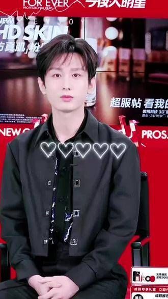 出息了,虽然口红一秒就被抢空,但还好我抢到了一件,哈哈