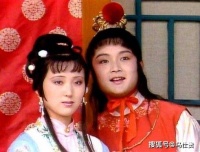 《红楼梦》书中的“金玉良缘”和“木石前盟”