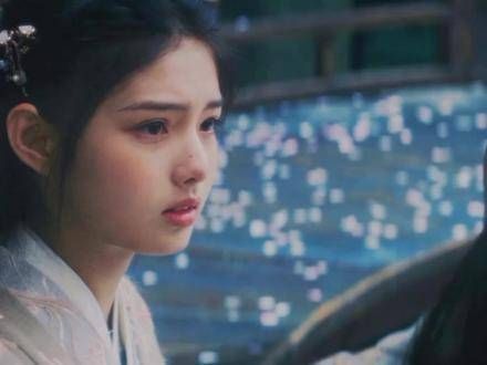 此后,那位公子再也没有遇见令他一夜之间白发苍苍的女子