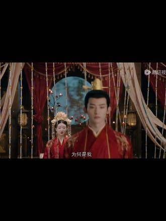 皇后忙碌了一整天,现在感到有些饥饿了