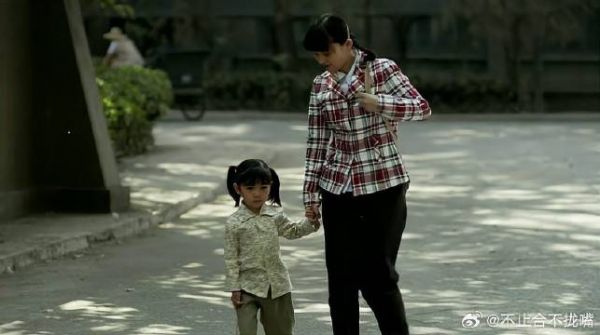 安杰来领导家相亲,刚下车就有引路的,小女孩太可爱