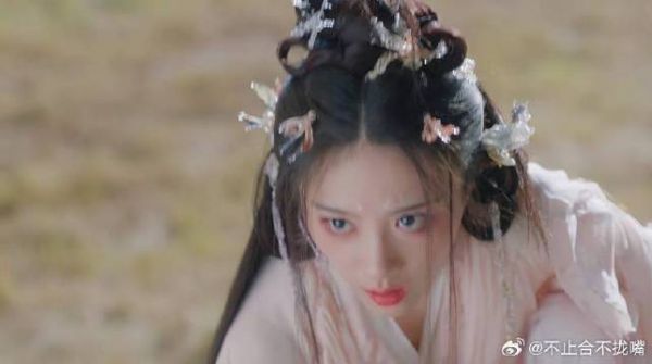 邪修欺负女妖,东方月初霸气英雄救美,一脚教他做人