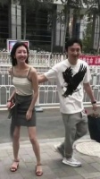 豆得儿真的是王思聪前任里的一股清流了 直播帮王思聪辟谣…
