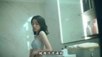 女人每次洗澡前，都要先奖励自己一下，还把上司喊来家中！