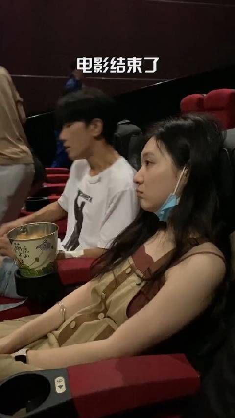 是的,越来越不快乐了