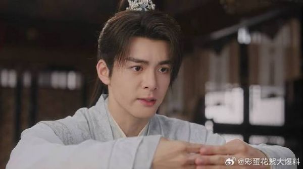 皇上想杀人灭口,李莲花给方多病传音,救了他一命