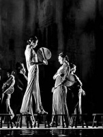 “一刷是了解，二刷是享受，三刷是对话”—— 走进剧场成为年轻人文化生活新潮流