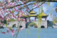 烟花三月下扬州：扬州的美丽与古诗的魅力