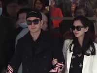 亲密亮相，击破不合传言，两人低调有礼且热心公益…