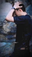 WYB谁要是能一句话让王一博心甘情愿脱裤子就更厉害了 @UNIQ-王一博 CR:LOGO