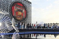 文化中国行丨记者夜访孔雀河畔探班2024年新疆“秋晚” 沉浸式观演打造浪漫月夜