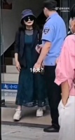 媒体评追究青岛打人女司机刑责：网友:必须追究！