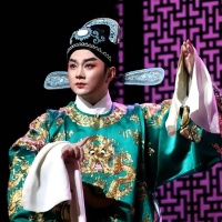 湖北安徽网友为黄梅戏源头争论不休，其实大可不必：文心若宽广，何处不舞台