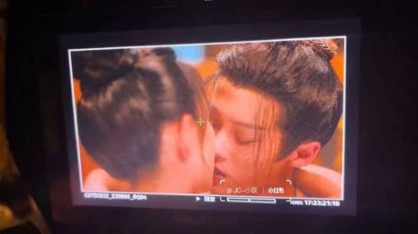 啊啊啊啊啊啊啊好刺激啊檀健次周依然吻戏花絮,导演麻烦把完整版放出来!