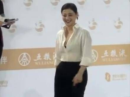 亮相金熊猫奖红毯,两人都是低调朴实的实力派演员,有多少人喜爱他们呢!