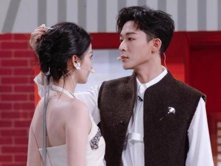 撒糖根本停不下来,吹泡泡、牵手写字根本看不够奇妙通告日 柳舟记 张晚意