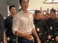 黄景瑜星光璀璨，从演技到音乐，全面展现耀眼才华，照亮整个娱乐圈