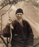 女弟子误以为齐白石没画完，擅自添加几笔，764万名画秒变63万？