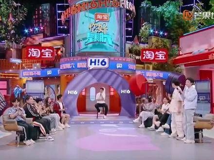 你们俩务必保持状态!我期待看到你们参加三到四届奥运会的表现!
