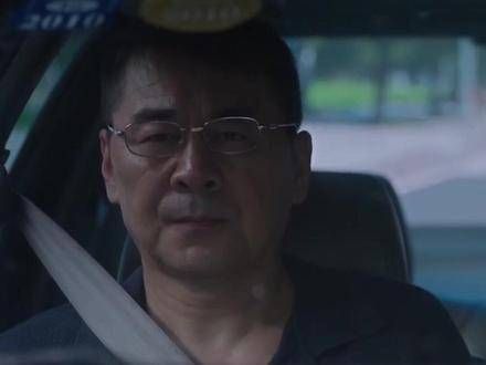 卫峥嵘思虑再三,最终还是忍不住回来帮助徒弟,两人的关系仿佛回到了从前