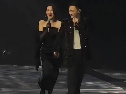 惊喜亮相,谁能体会这一瞬间的价值? 两人站在一起真是CP感满满!