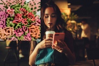 推荐《陈嘉怡陆曜钧》小说：陈嘉怡从不怀疑真心，只是真心瞬息万变。