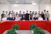 话剧《鳄鱼》首轮演出收官，专题研讨会在京举办