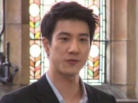 发长文回应，表示自己并未对婚姻不忠，并承诺将逐一回复李靓蕾所提出的指控…
