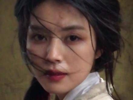 “倘若她仍在人世,想必也会笑得这般灿烂吧”