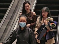 她是TVB总经理曾志伟的儿媳，香港人亲切称呼她为“家嫂”