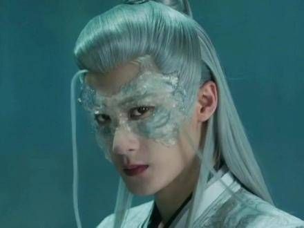 原来相柳的打戏是从高点往低点推进的,前期的动作真如舞蹈一般优美…