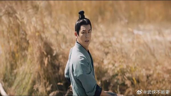 有少年骑马来找卢凌风,看清面容愣住,徒弟薛环