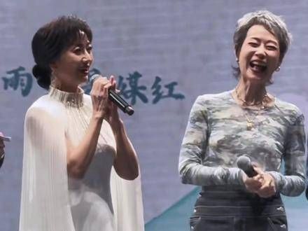 万人见证的表白,真是激动人心!
