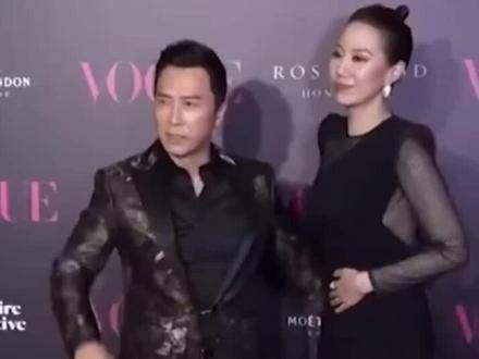 与妻子一见钟情,妻子家族是珠宝大亨,身家高达百亿
