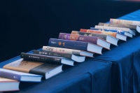 第六届施耐庵文学奖揭晓，鲁敏的《金色河流》等五部作品获奖