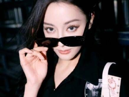 闪耀巴黎!迪丽热巴 枭起青壤 聂九罗 迪丽热巴