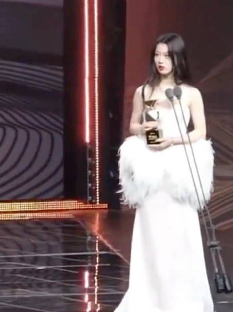 哈哈哈哈哈今晚笑最大声!诶?WMA!