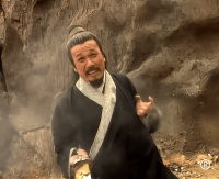 其实三位光明左使，杨逍实力第二，而有一人武功在张无忌之上！