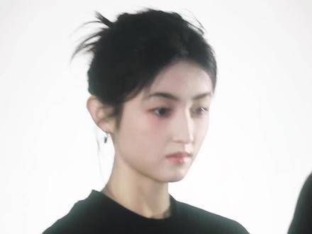 张子枫这腰线,真火辣