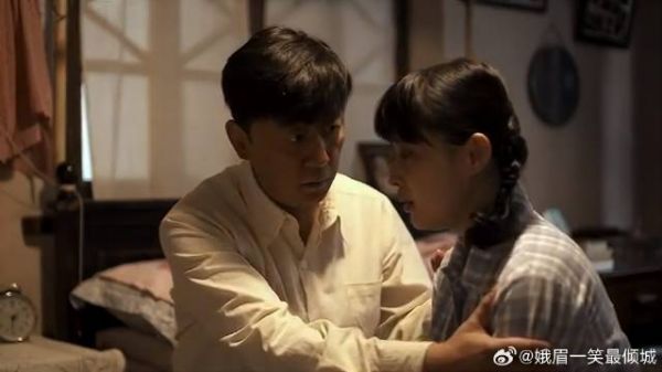 安杰被德华气跑,回来也不忘给她带东西,不愧是嫂子