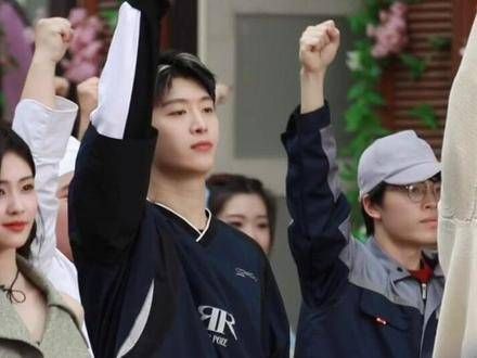 来源:奔奔的站哥(?)