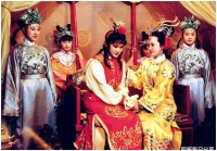 关于钗黛二人的称呼，为什么林黛玉是林姑娘，薛宝钗却是宝姑娘？