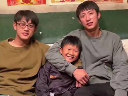 小?,好温馨的画面