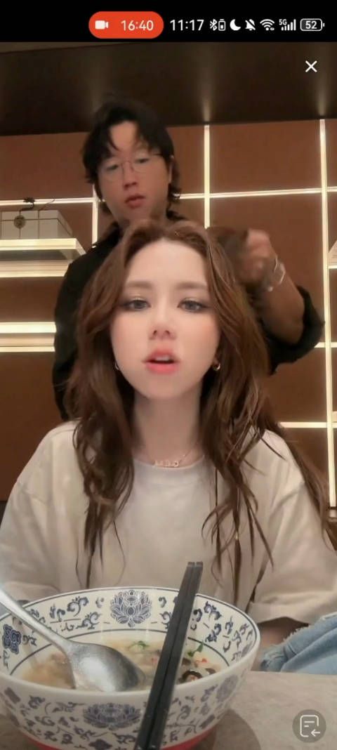 邓紫棋直播时说出来自己的身高体重,女明星都这么瘦的吗?