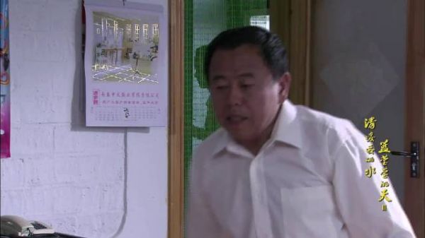 对姐姐恭恭敬敬,对大哥赌气使眼色哈哈哈