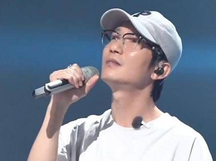 陈楚生彩排直拍版,生哥居然也搓串儿了?戴眼镜的生哥真是少见呢?